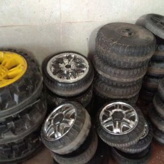 bánh nhựa oto xe máy trẻ em các loại cũ