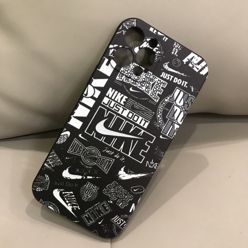 Ốp Lưng  nike cho iphone 14/14pro/14plus/14promax hoạ tiết N.i.k.e nền đen Vuông Cạnh Bảo Vệ camare  Akira case