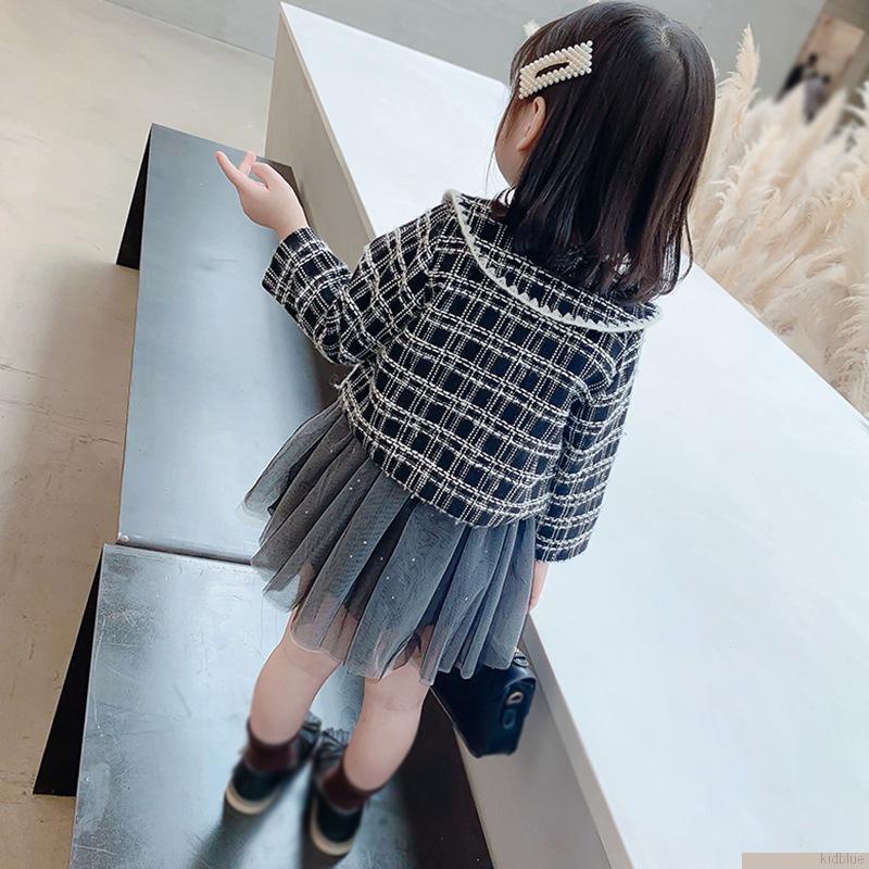 Trang phục áo khoác và chân váy lưới sọc caro sành điệu cho bé gái