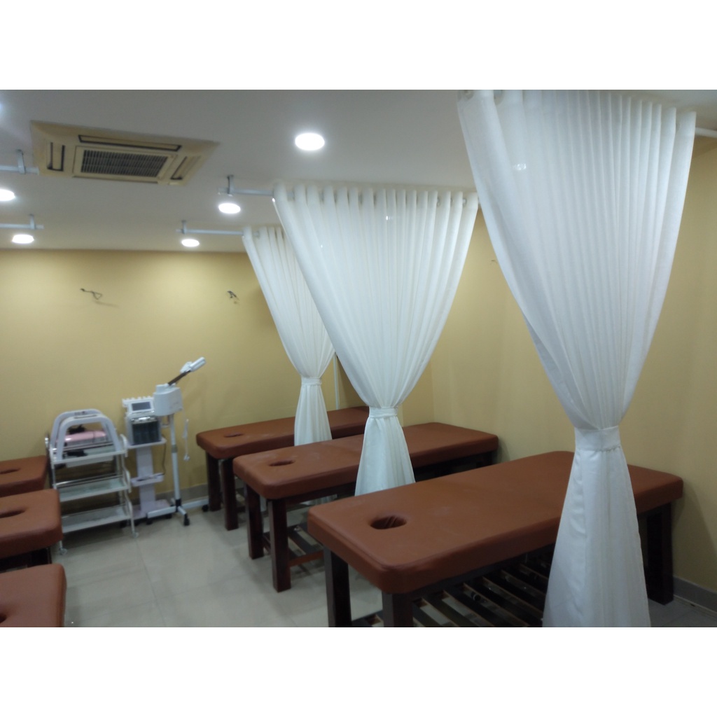 Rèm Spa voan lụa trắng sợi mềm, họa tiết thêu chìm có khoen tròn 4.5cm đủ kích thước