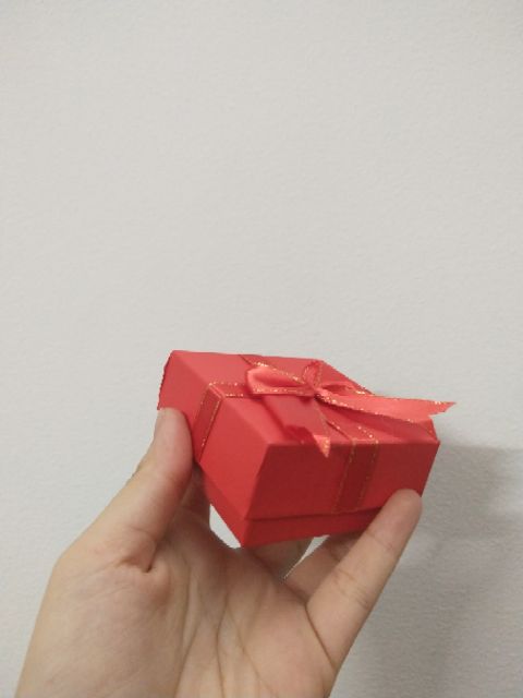 12 hộp đựng vòng đỏ ép nơ trơn hộp tốt