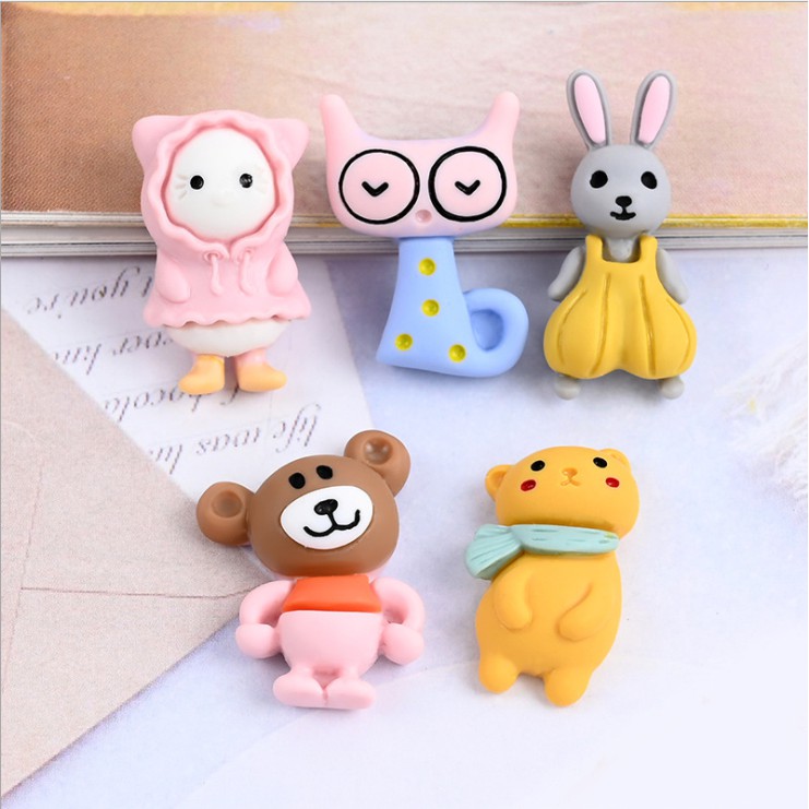 Sticker jibbitz gắn dép sục Crocs hình thú nhỏ xinh (heo hồng mặc áo hoodie, thỏ nhỏ...)