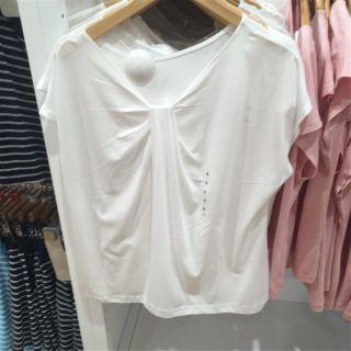 Áo thun uniqlo