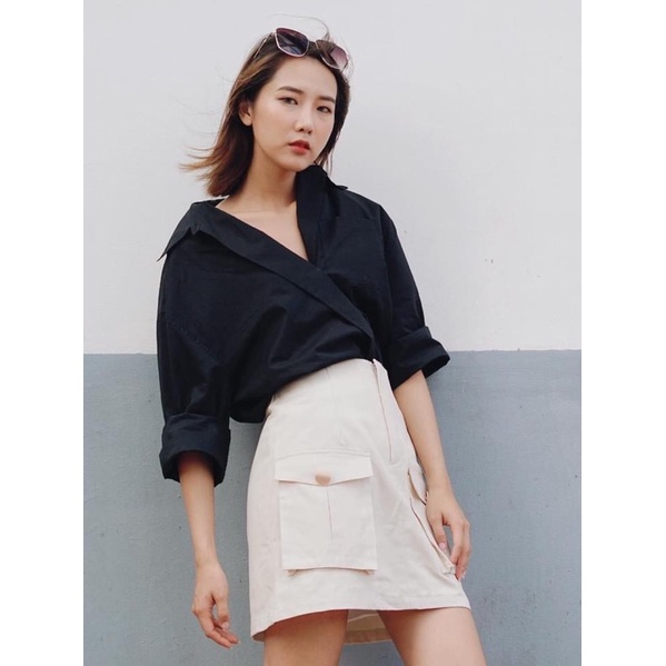 Áo sơ mi oversized dáng rộng cúc lệch cá tính dành cho nữ Cafeine Studio