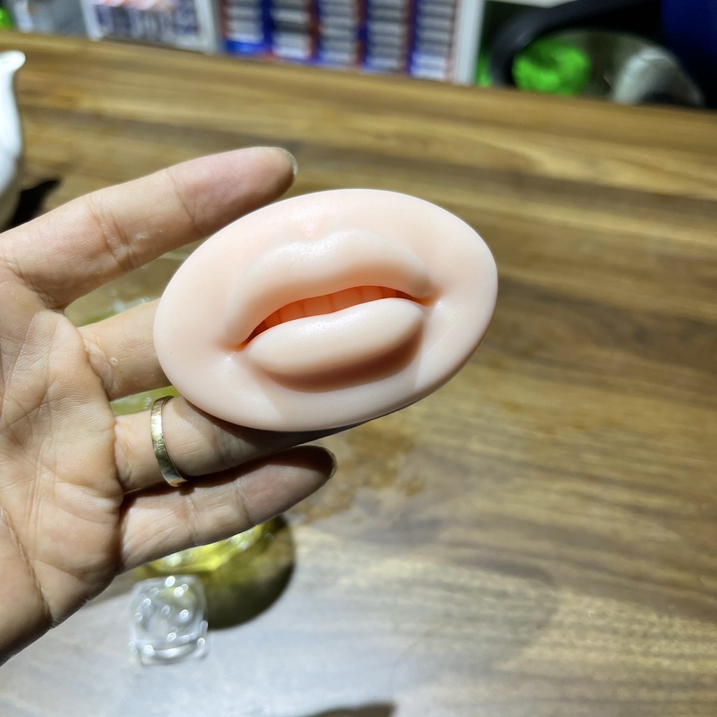 Môi 5d Tập Phun Xăm Chất Liệu Silicoll Mềm