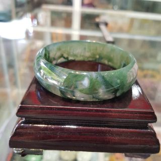 Vòng tay nguyên khối ngọc thủy tảo xanh