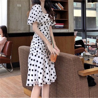đầm chấm bi đuôi cá cổ cúp vuông  hàn quốc