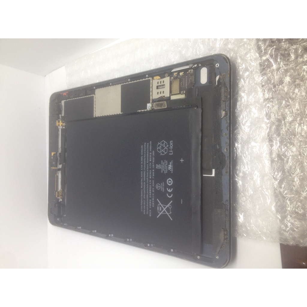 Ipad mini 1 ok tất cả chỉ hư cảm ứng do lệch 2 chân socket cắm dây cảm ứng, đang hoạt động bình thường Pin 70% | BigBuy360 - bigbuy360.vn