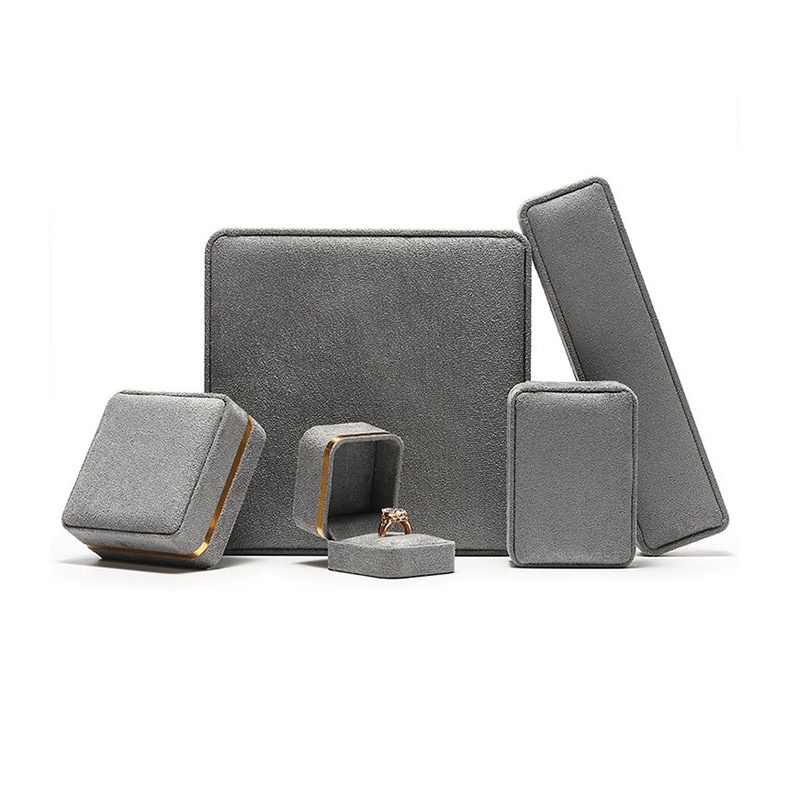 Hộp đựng trang sức bằng vải nỉ sang trọng