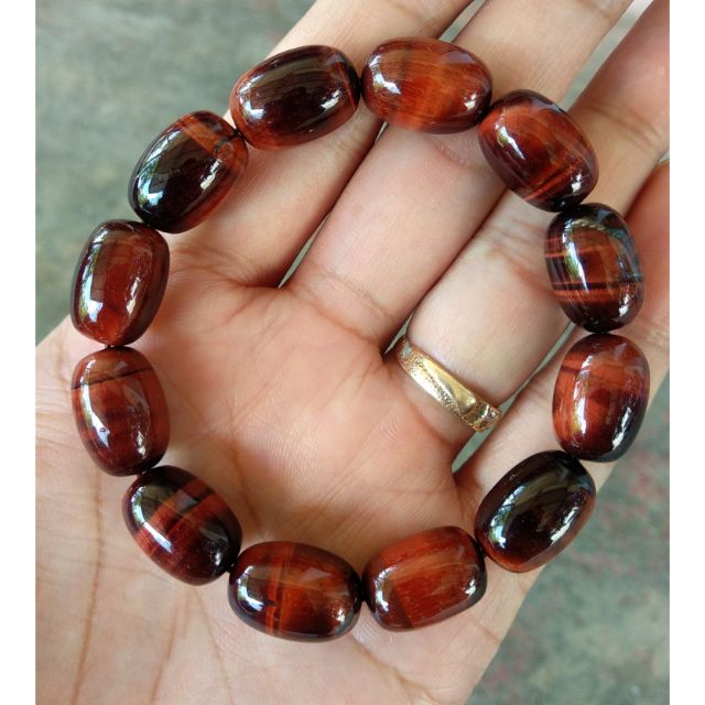 Vòng tay phong thủy lu thống mắt hổ đỏ