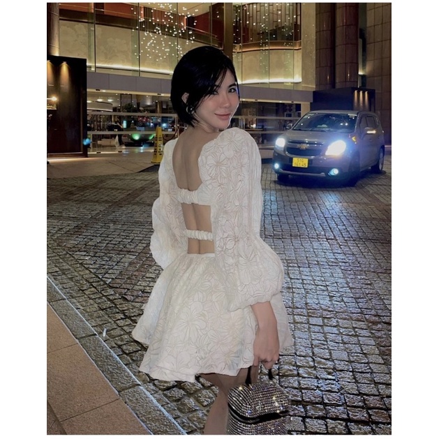 ĐẦM TRẮNG TAY BỒNG HOA NỔI CÚP NGỰC HỞ LƯNG MS47