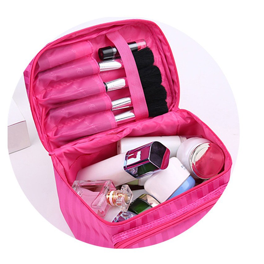 Túi đựng đồ trang điểm họa tiết kẻ caro hợp thời trang