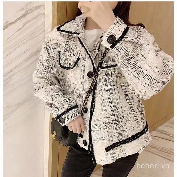 Áo sơ mi cổ vest mỏng màu trắng đen thời trang thu đông 2021 | BigBuy360 - bigbuy360.vn