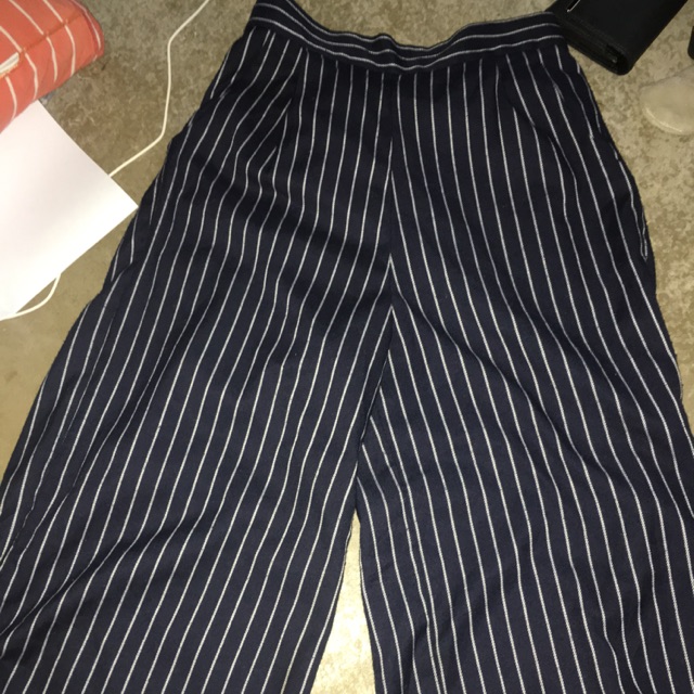 Combo quần jeans đầm áo thun