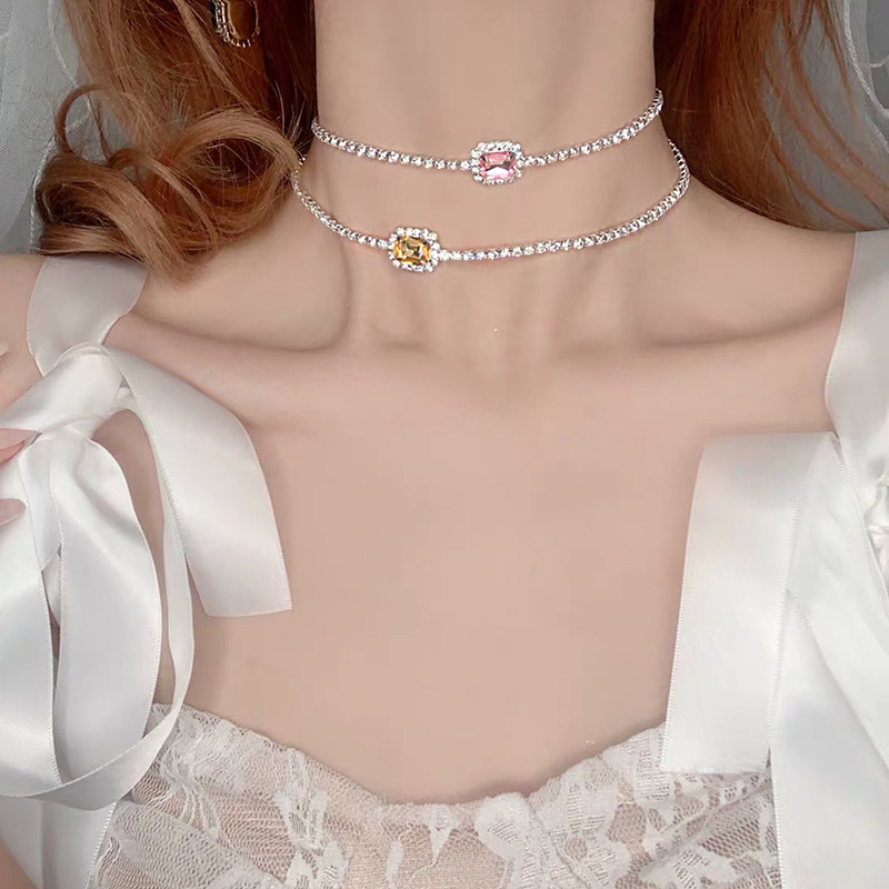 vòng cổ Mặt Vuông Đính Đá Pha Lê Lấp Lánh