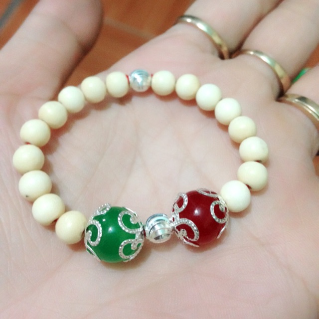 Vòng dâu tằm cho bé 