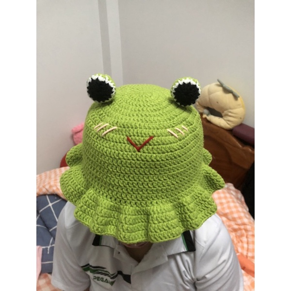 Mũ ếch vành bèo bằng len handmade