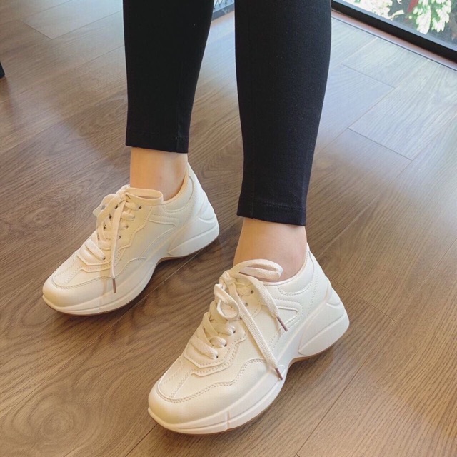 GIÀY THẺ THAO TRẮNG ( nên tăng 1 size)
