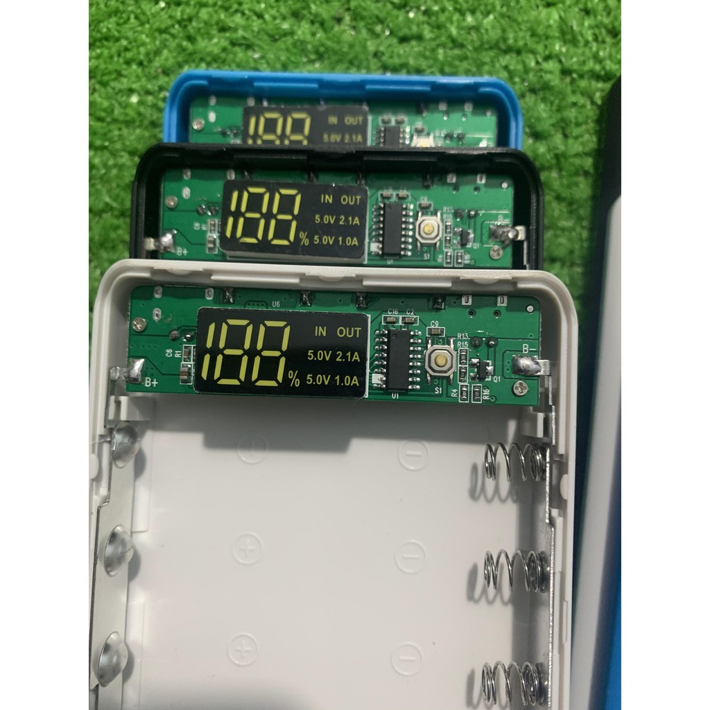 Mạch sạc dự phòng 5V2.1A + Box sạc dự phòng 8 cell pin -