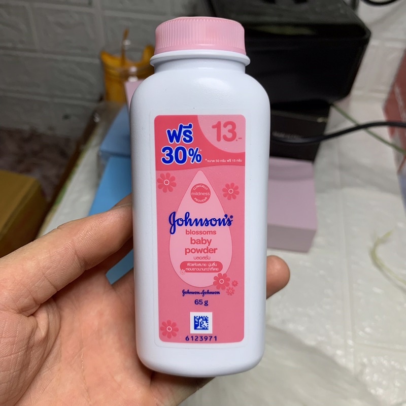 Phấn rôm Johnson's Baby Powder 65g dùng trước khi wax lông, dành cho trẻ em