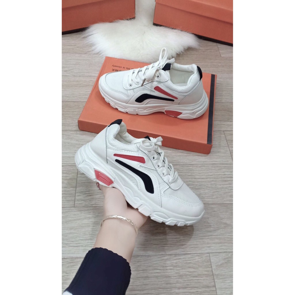 Giày sneaker nữ siêu đẹp vá cá tính lên chật cực đẹp