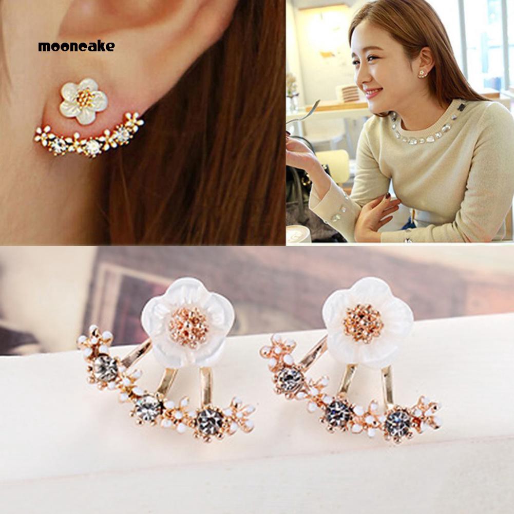 Khuyên tai hình hoa cúc đính đá xinh xắn cho nữ
