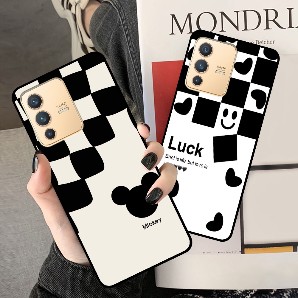 Ốp Vivo V23 5G in hình sọc caro, họa tiết đen trắng dễ thương