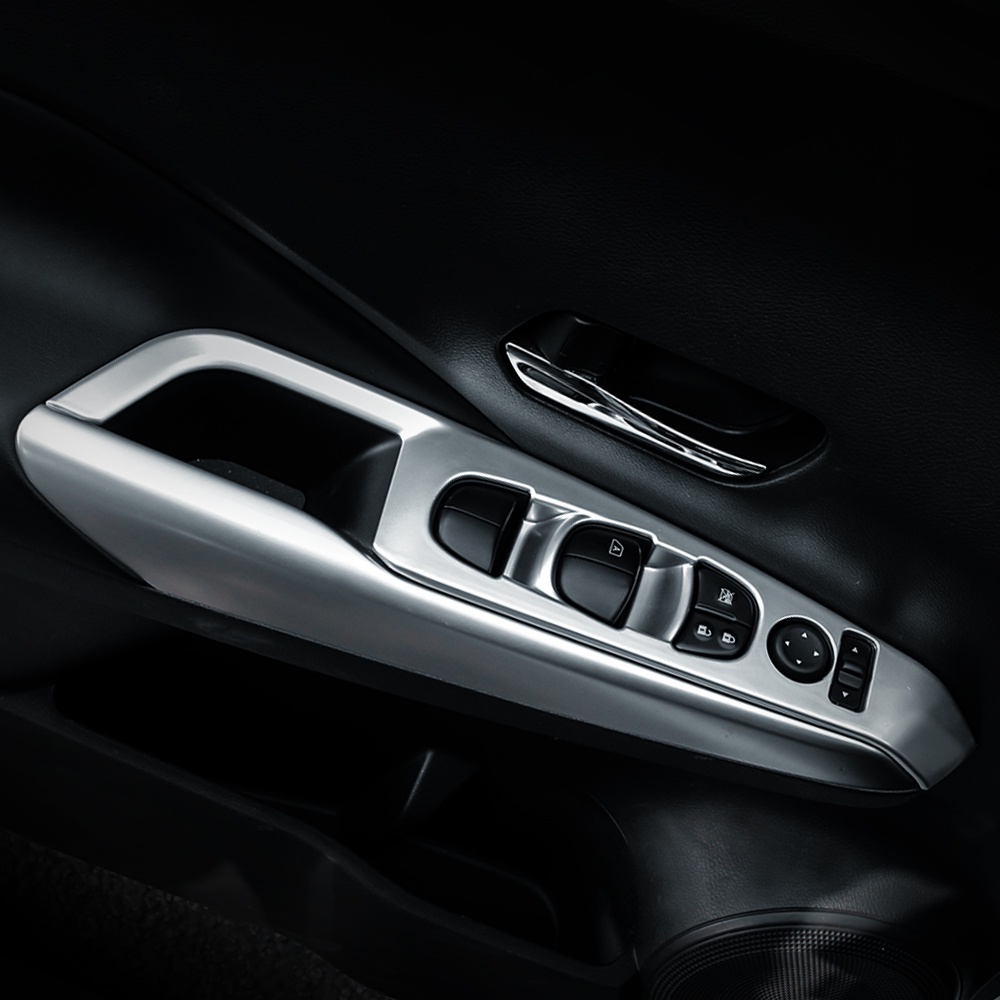 Set 4 Miếng Dán Trang Trí Bảng Điều Khiển Nâng Cửa Sổ Xe Hơi Nissan Kicks 2017-2021