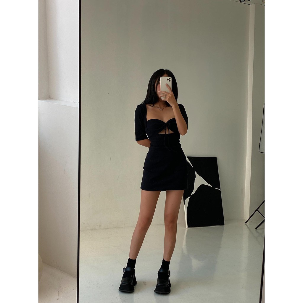 VINTAGEGOUT ĐẦM ĐEN KHOÉT EO NGẮN | BigBuy360 - bigbuy360.vn