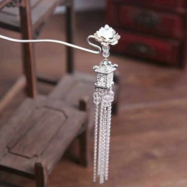 Trâm bảo liên đăng