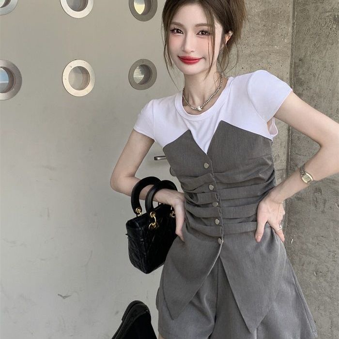 QOEDDV Set Áo Kiểu Xếp Ly Phối Quần Short Giả Hai Lớp Thời Trang Cá Tính Cho Nữ