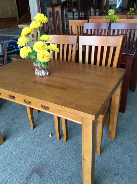 Bàn ăn gỗ xoan đào