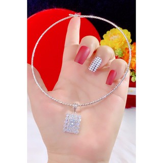 Kiềng cổ cứng và mặt dây chuyền hình vuông mạ bạch kim cực đẹp