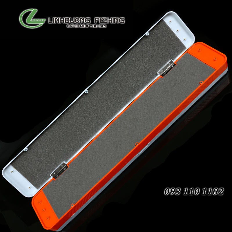 Hộp đựng phao và thẻo câu đài DAIWA 3 ngăn chất lượng tốt.