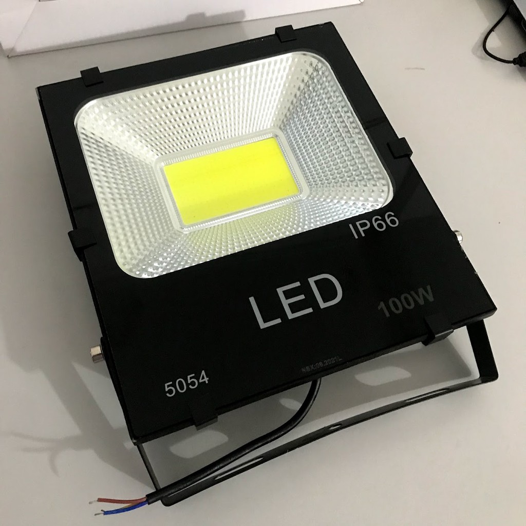 Đèn led 100w ngoài trời chống nước siêu sáng IP66 MGTEK