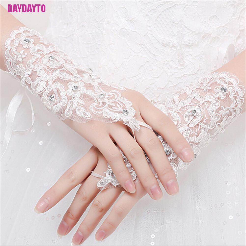 Găng Tay Ren Hoa Ngắn Cho Cô Dâu Ngày Cưới