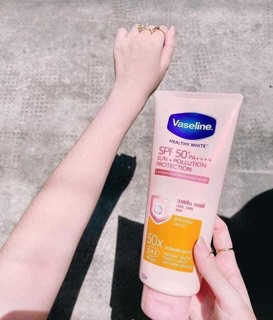 DƯỠNG THỂ CHỐNG NẮNG VASELINE 50x THÁI LAN
