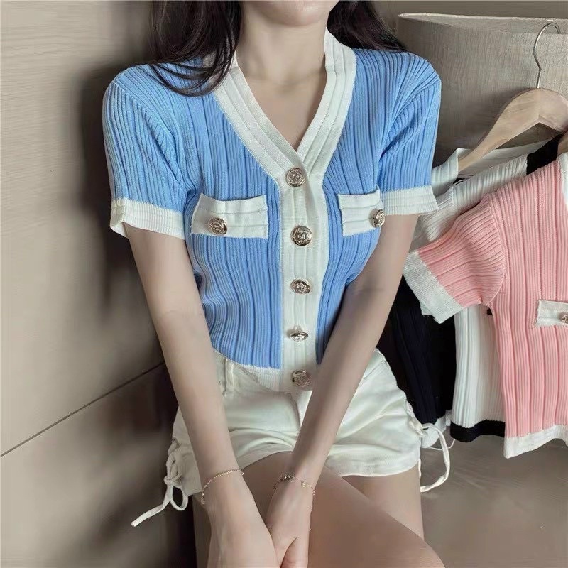 Áo thun gân cổ V viền nút sang chảnh alohashop91