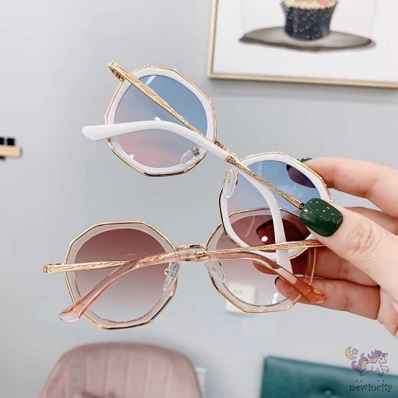 Kính mát nhiều màu sắc phong cách Hàn Quốc xinh xắn cho bé