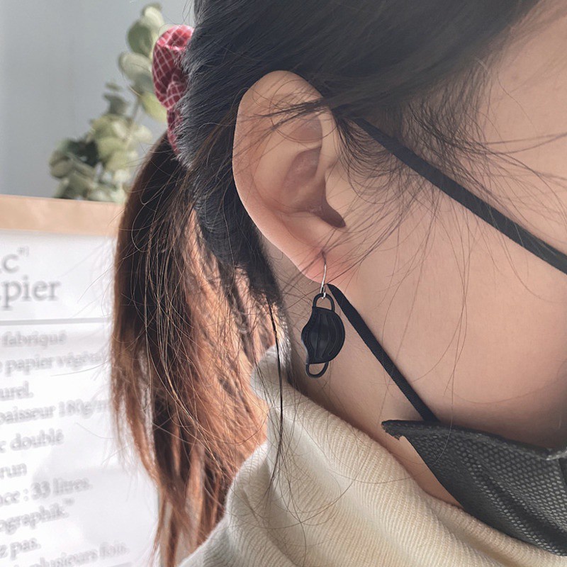 Khuyên tai mặt hình khẩu trang phong cách Hàn Quốc độc đáo