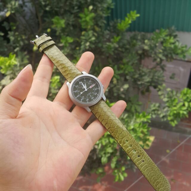 Da chân gà làm dây đồng hồ