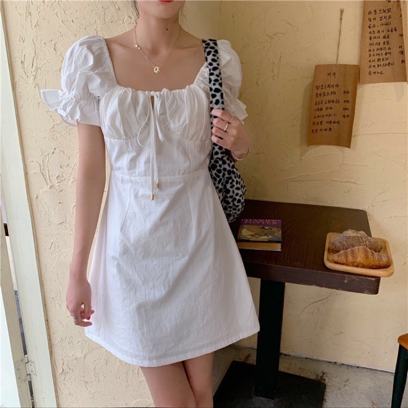 Váy nữ cổ vuông tay bồng