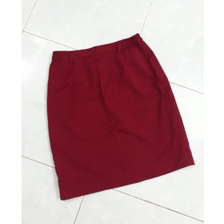 chân váy đỏ đô