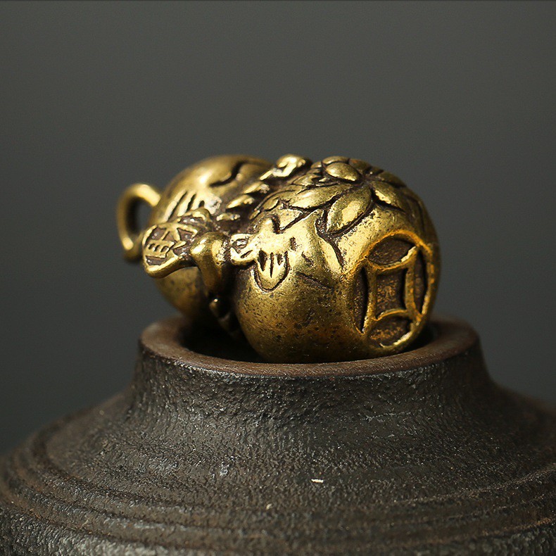 Tượng Đồng Phong Thủy Hình Mèo Thần Tài, Trang Trí Đem Lại May Mắn, Móc Khóa Mặt Dây Chuyền (Kích Thước: 2.7cm x 2.2cm ) | BigBuy360 - bigbuy360.vn