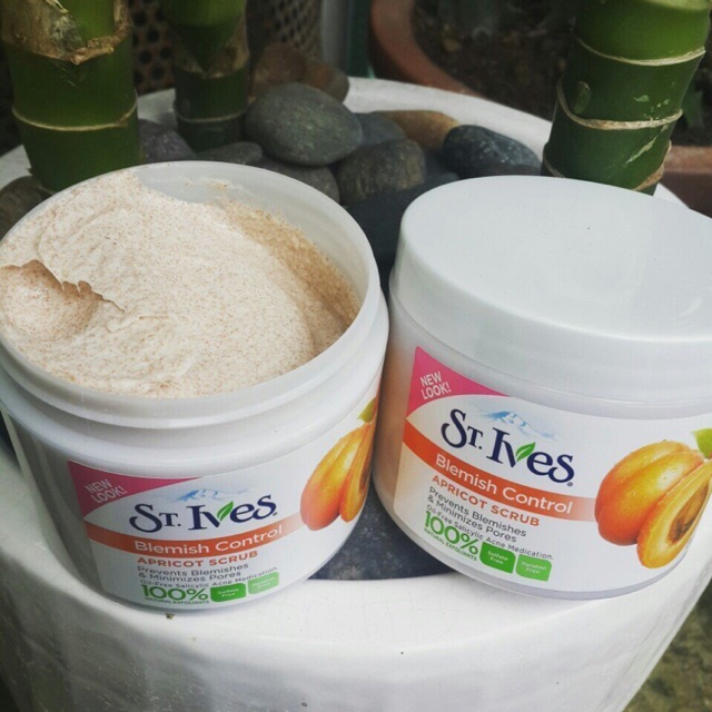 🌳St Ives Fresh Skin apricot scrub