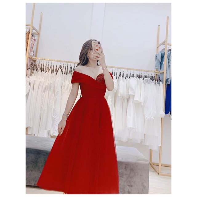 Ảnh và video shop tự quay 1000000%    Đầm xoè trễ vai đính đá