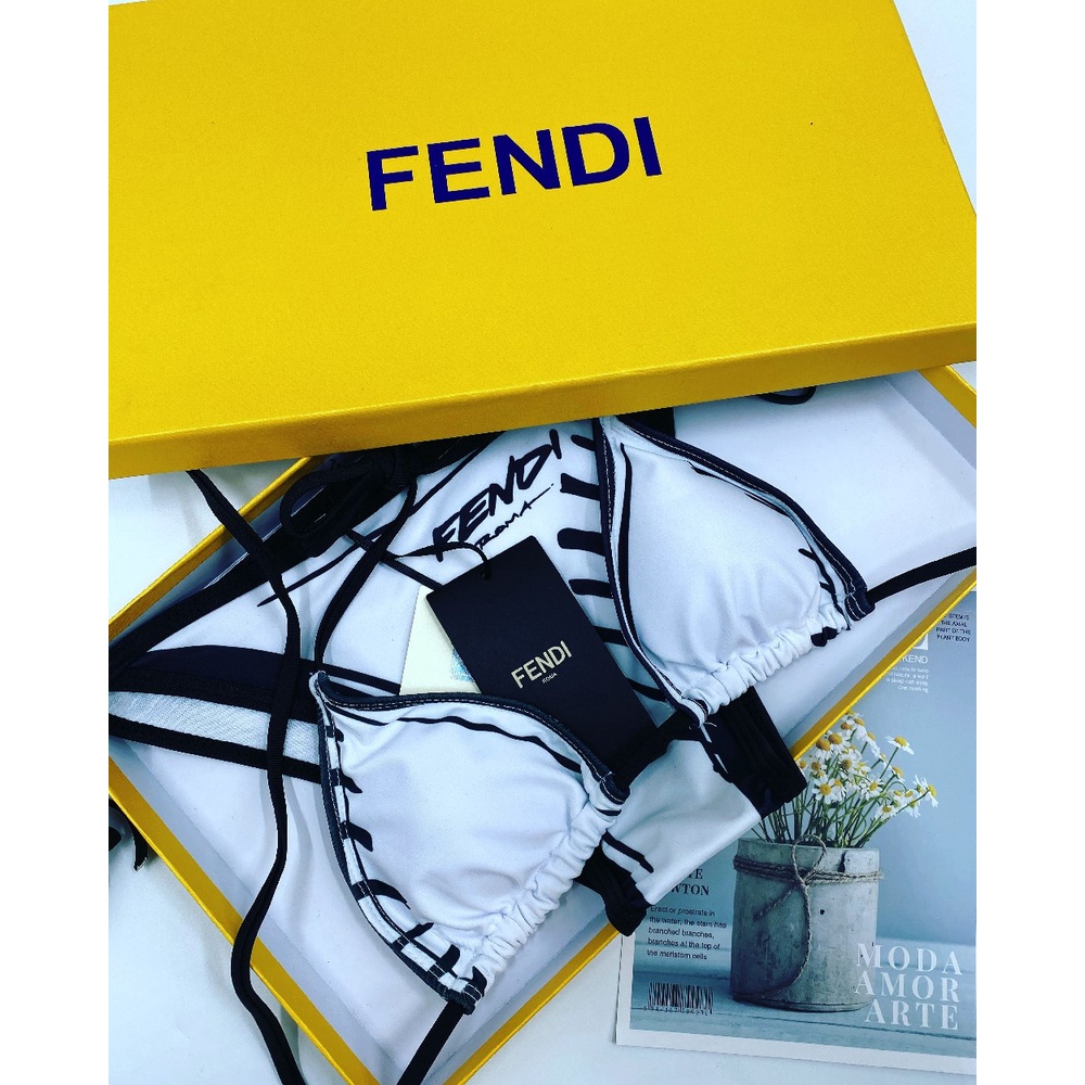 Thành Phố Mùa Thu Mới Trên Bầu Trời Trắng Một Mảnh