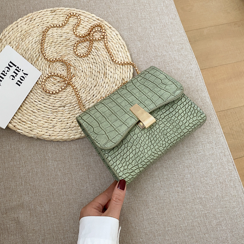 Túi đeo chéo IELGY dây chuỗi mắc xích thời trang dành cho nữ