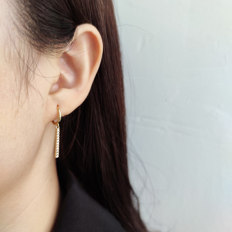 KHUYÊN TAI BẠC CALLA - Thanh thẳng nạm đá l E026