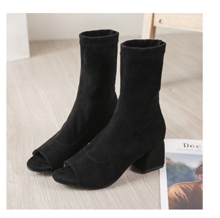Giày boot đế vuông hở mũi da lộn BDV20-360K